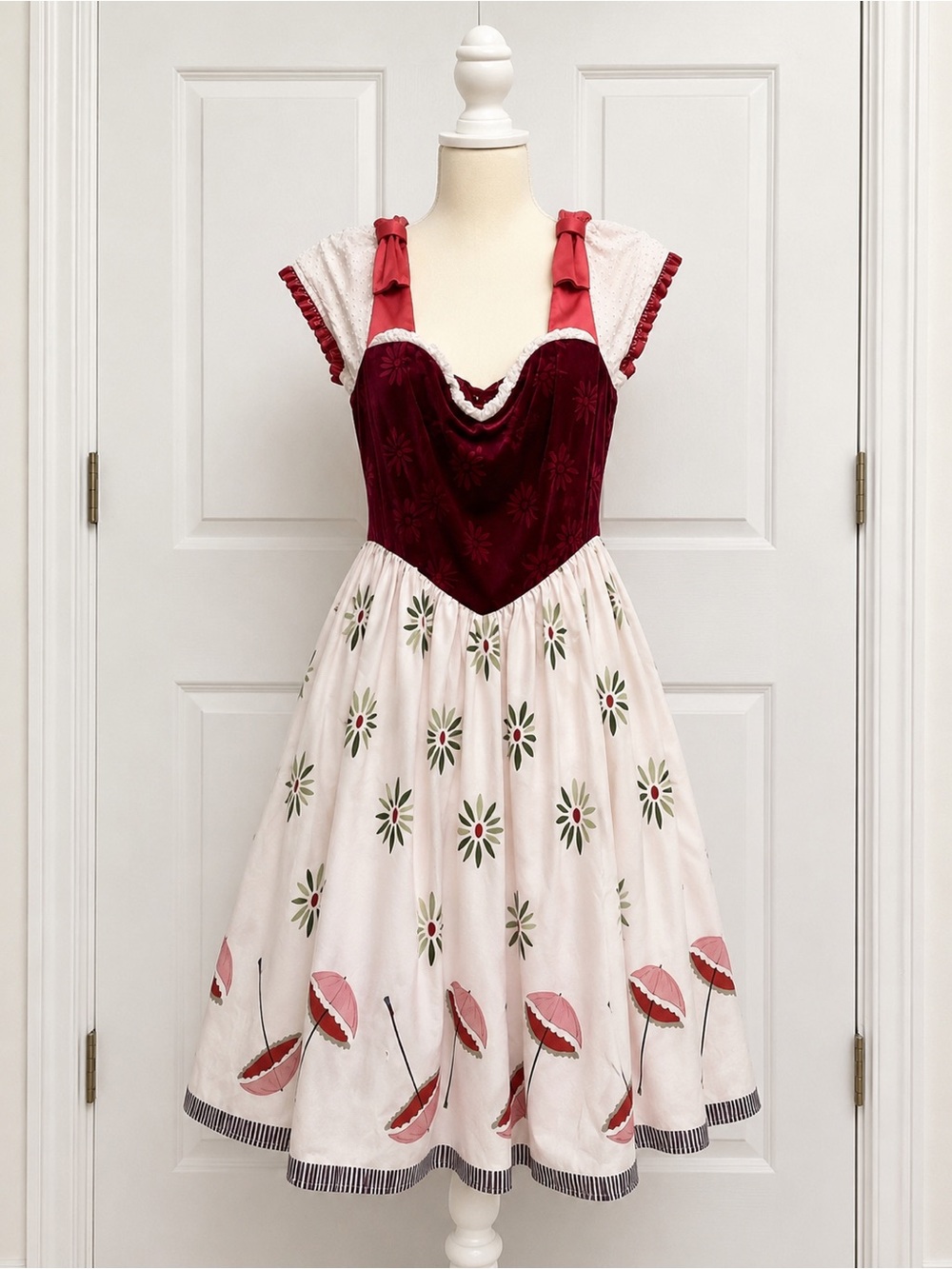 RARE Disney Parks Her Universe Haunted Mansion Tightrope Girl Dress + Cape L - Picture 3 of 8